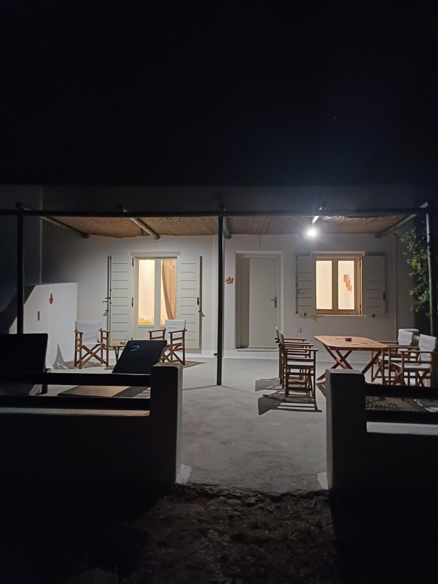 Villa 'Irene' Cycladic House With Sunrise And Sea View! Foinikiá Exterior foto