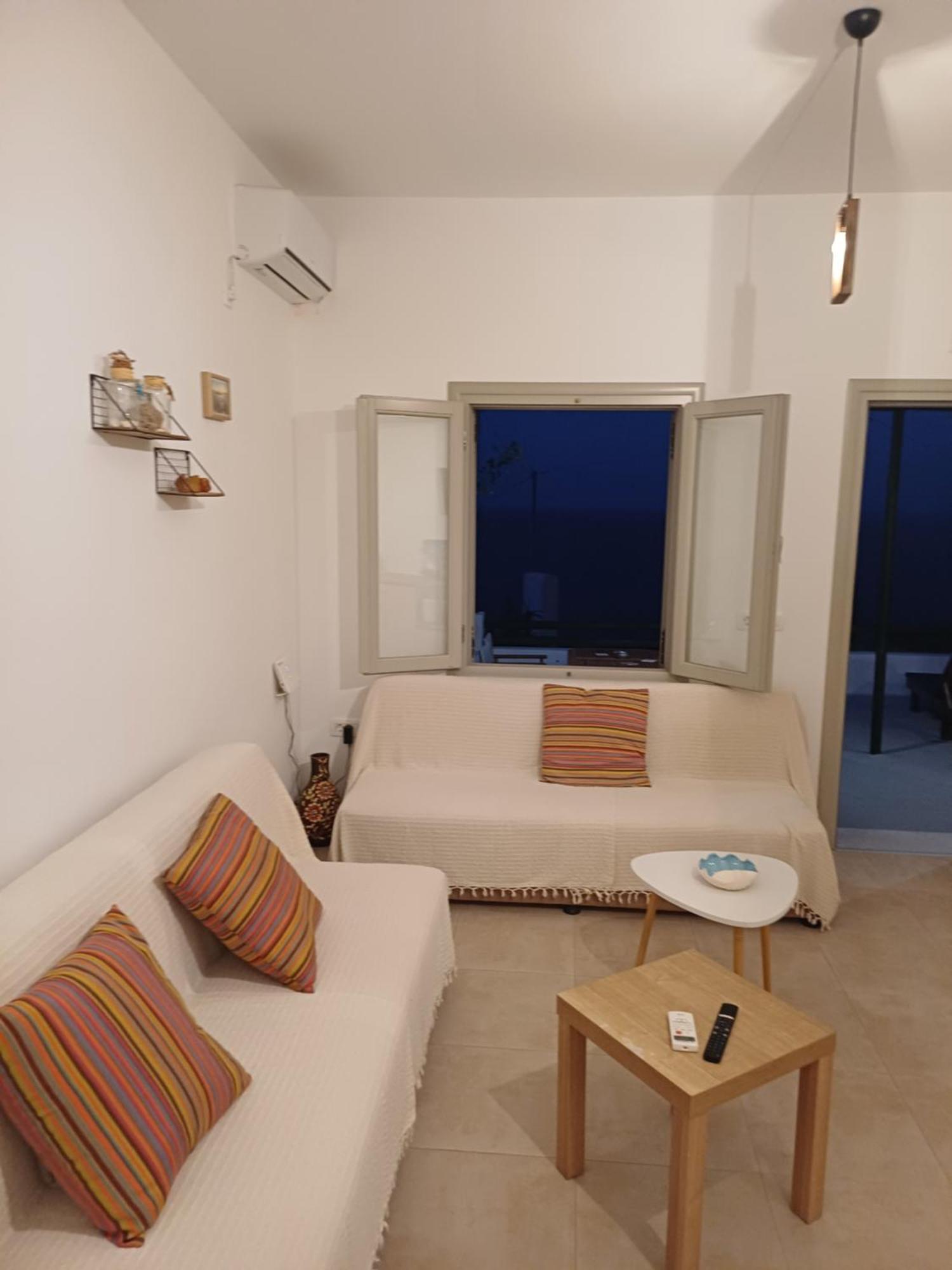Villa 'Irene' Cycladic House With Sunrise And Sea View! Foinikiá Exterior foto